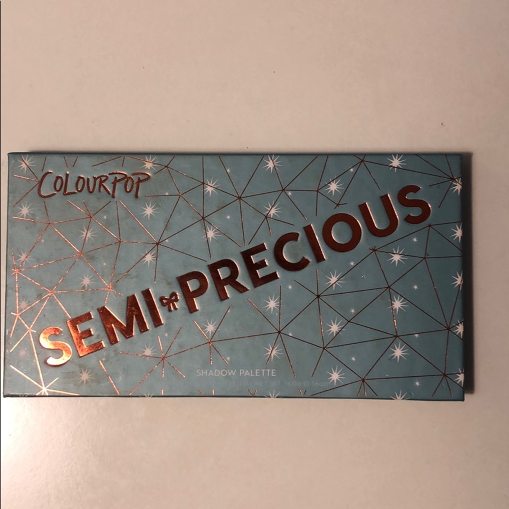 Eye shadow palette